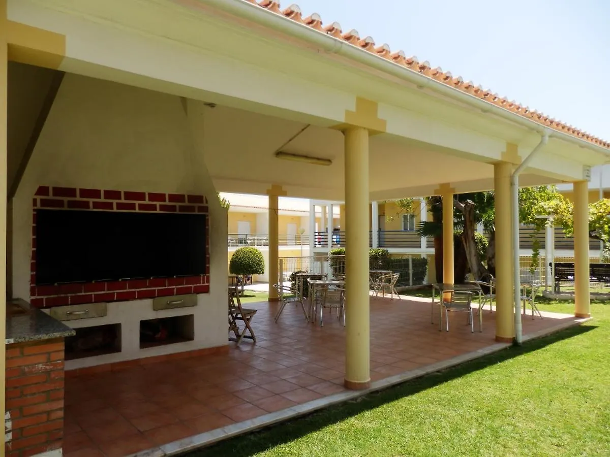 Sun & Pool Holiday Apartment Albufeira