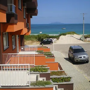 praia-de-quatro-ilhas-a-50-metros-do-mar.santa-catarina-brasil.com/